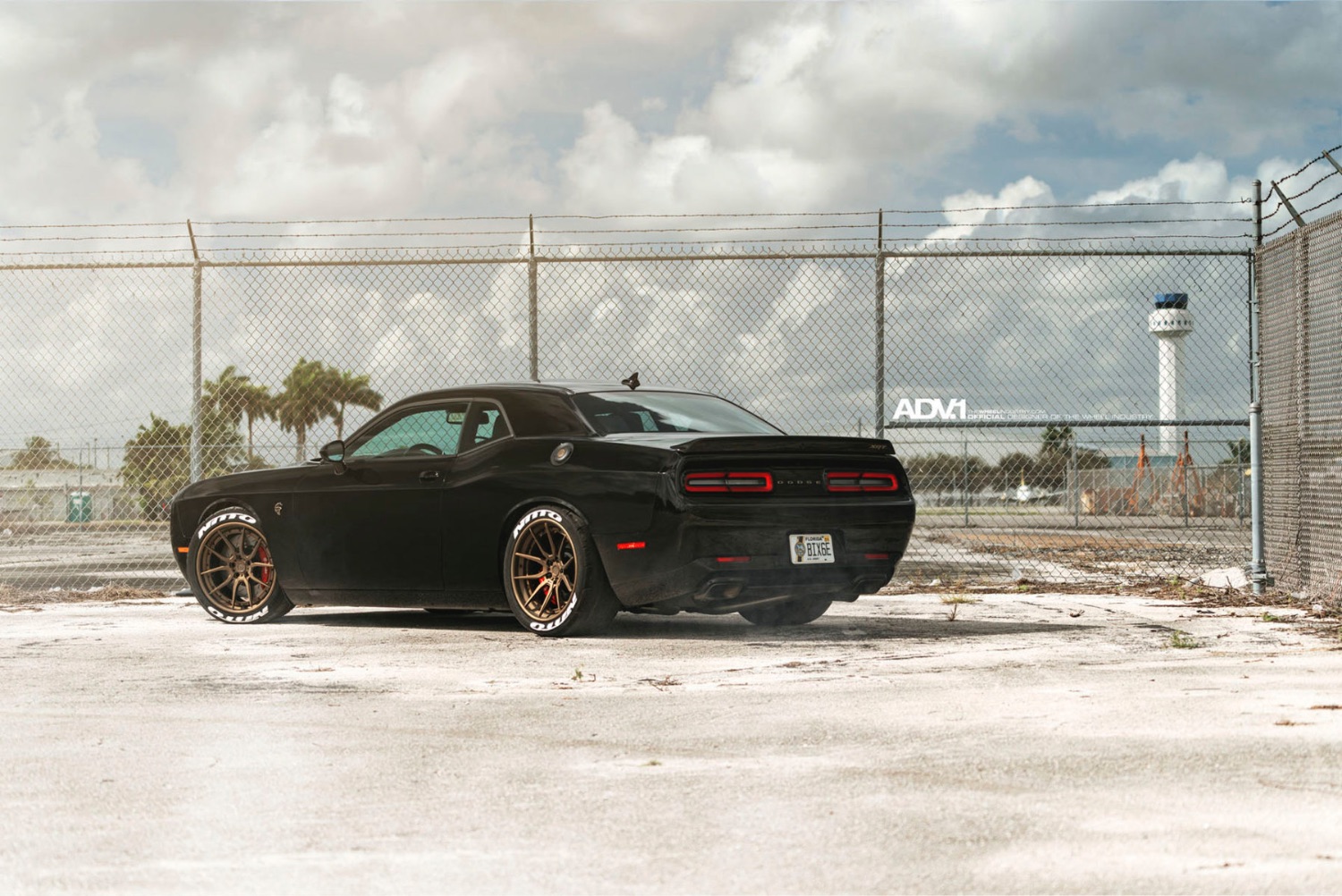 dodge-challenger-srt-hellcat-black-bronze-concave-adv1-wheels-lowered-modified-aftermarket-wallpaper-background-racing-rimsnitto-tire-letters-e
