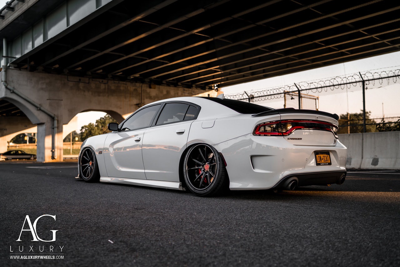 dodge-charger-392-white-agluxury-wheels-agl19-gloss-black-candy-red-hardware-6