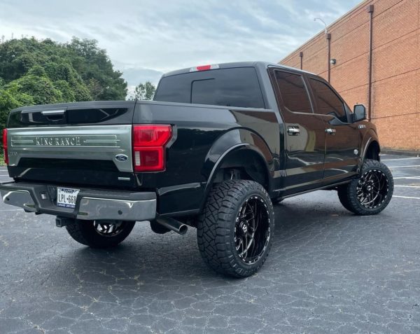 Ford F-150 Black TIS 554BM | Wheel Front