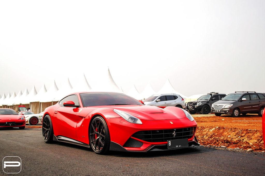 ferrarif12berlinettapur4ourm2black1