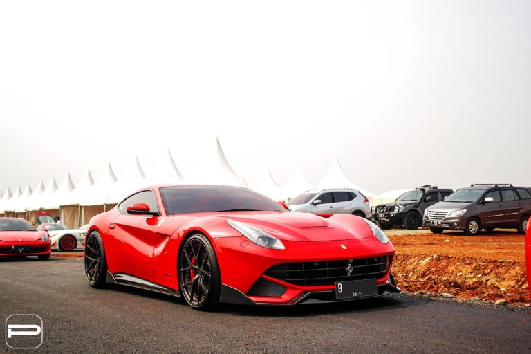 ferrarif12berlinettapur4ourm2black1