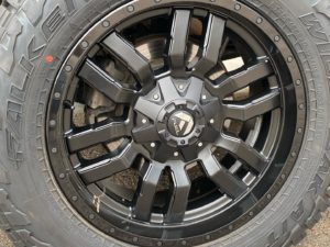 Ford F-150 Grey Fuel Off-Road Sledge D596 | Wheel Front