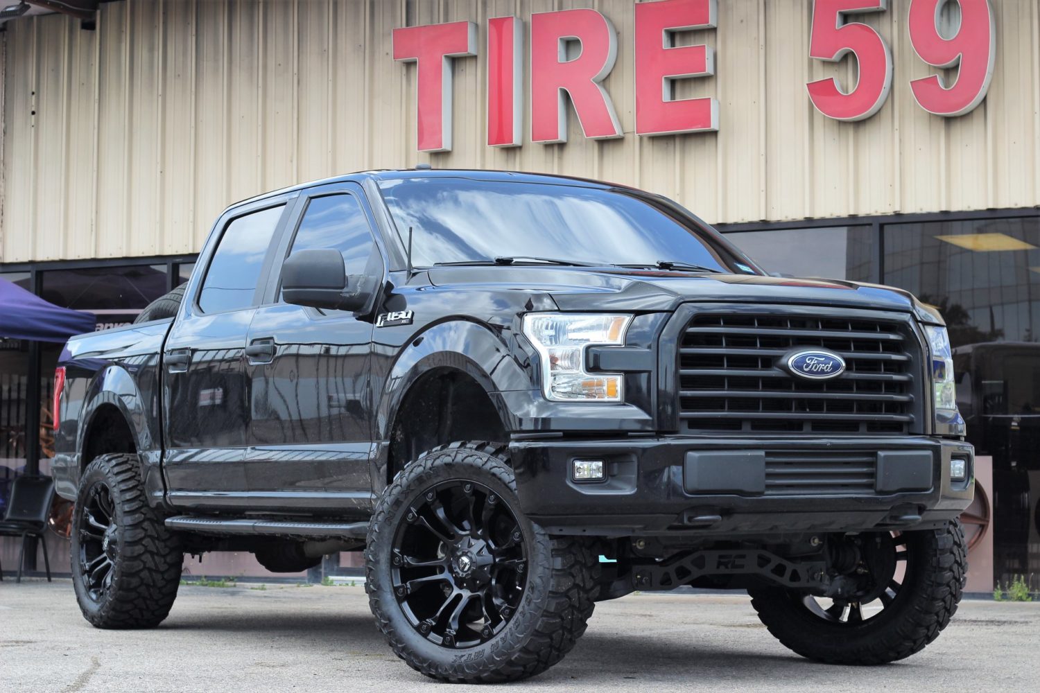 Ford F-150 Black Fuel Off-Road Vapor D560 | Wheel Front