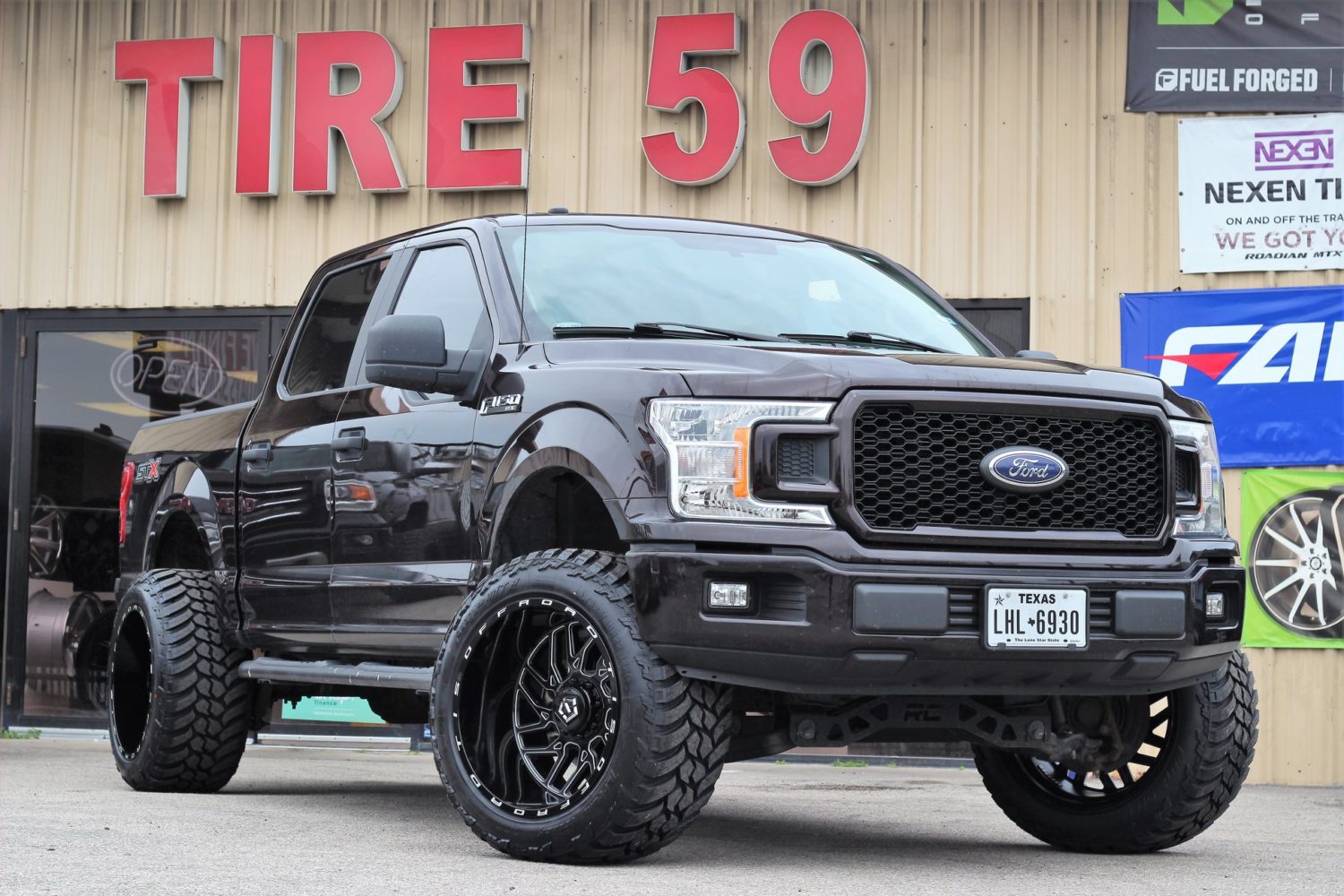 Ford F-150 Black TIS 544BM | Wheel Front