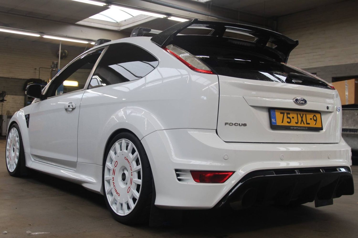 Focus Rally Style Ford Focus RS Mk2 White OZ Rally Racing | Wheel Front