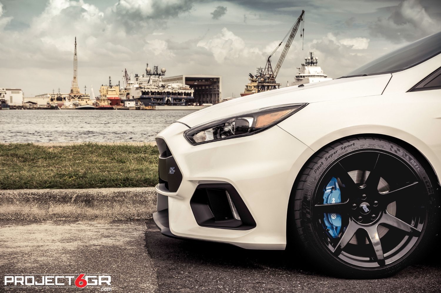 ford-focus-rs-white-project-6gr-seven-wheels-3