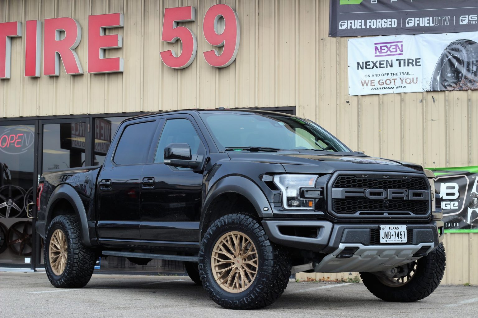 Ford F-150 Raptor Black with Bronze Ferrada USF04 | Wheel Front