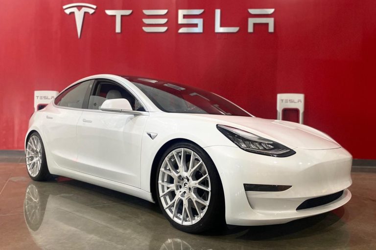 Tesla Model 3 White Flow 001 Wheel Front