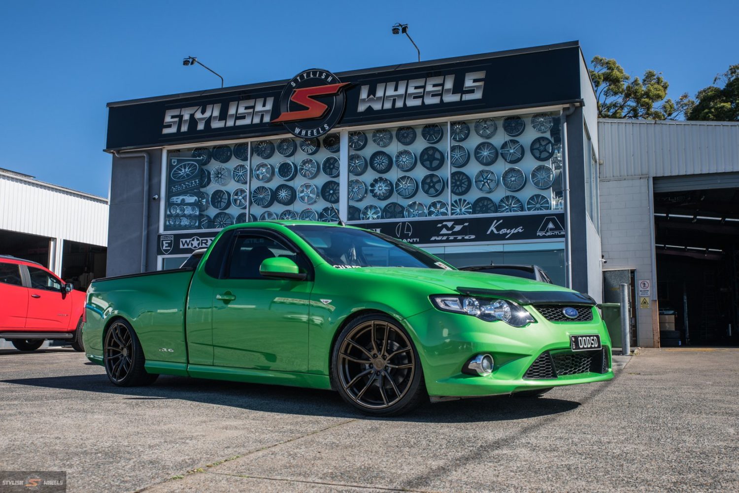 Ford Falcon Fg Xr Ute Green With Bronze Koya Sf Wheel Wheel Front