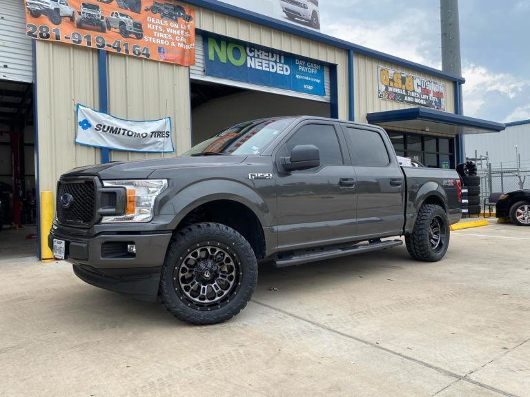 Ford F-150 Grey Fuel Off-Road Crush D561 Wheel | Wheel Front