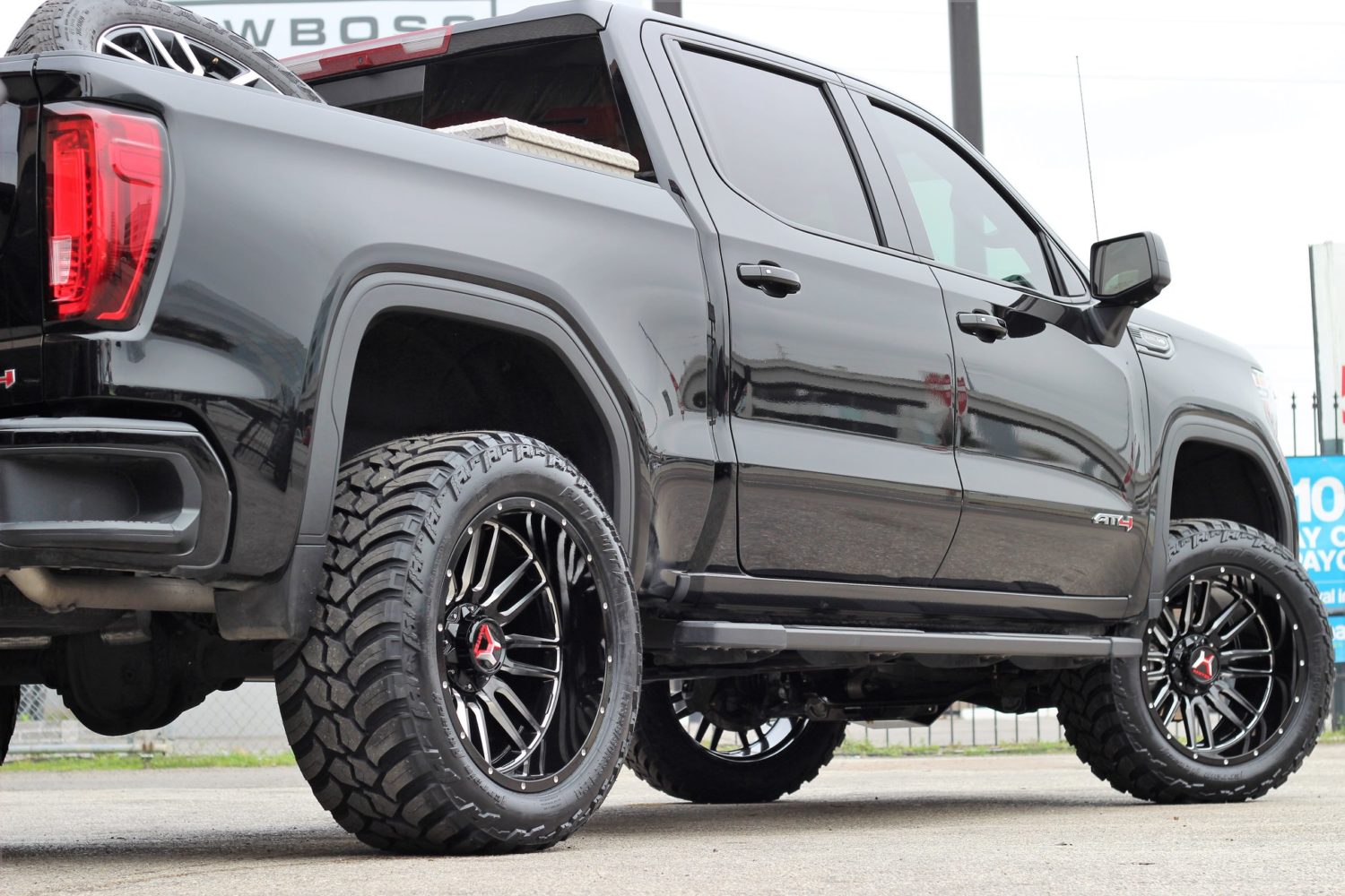 2020 GMC Sierra AT4 Black Hartes Metal Whipsaw Wheel Wheel Front