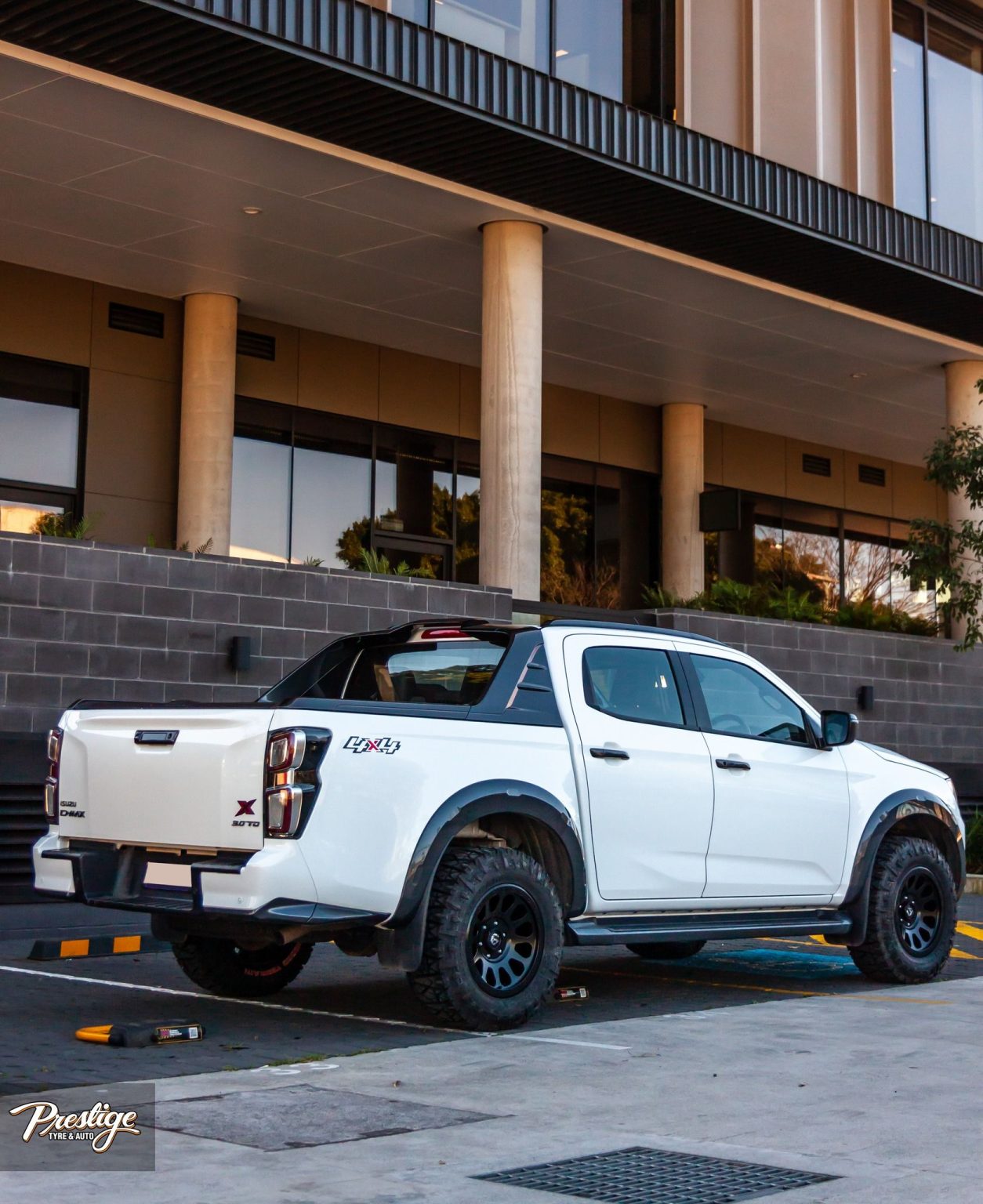 Isuzu D-MAX White Fuel Off-Road Vector D579 | Wheel Front