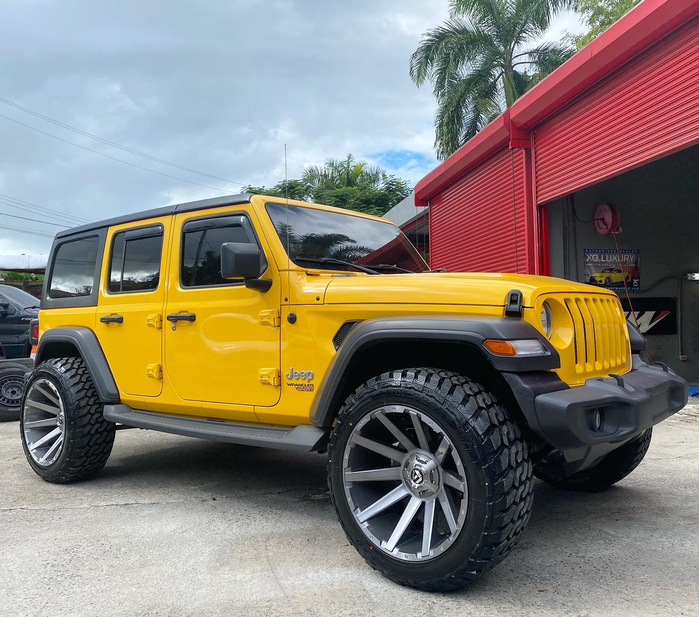Jeep Wrangler JL Yellow Fuel Off-Road Contra D714 | Wheel Front