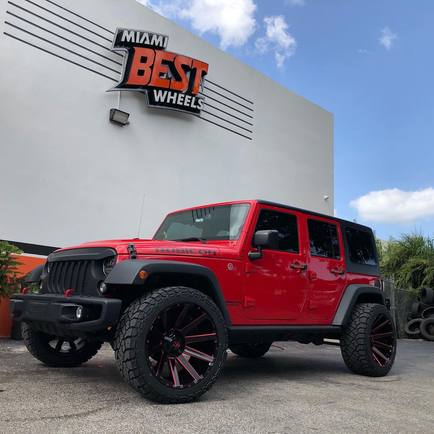 Jeep Wrangler JL Red Fuel Off-Road Contra D643 | Wheel Front