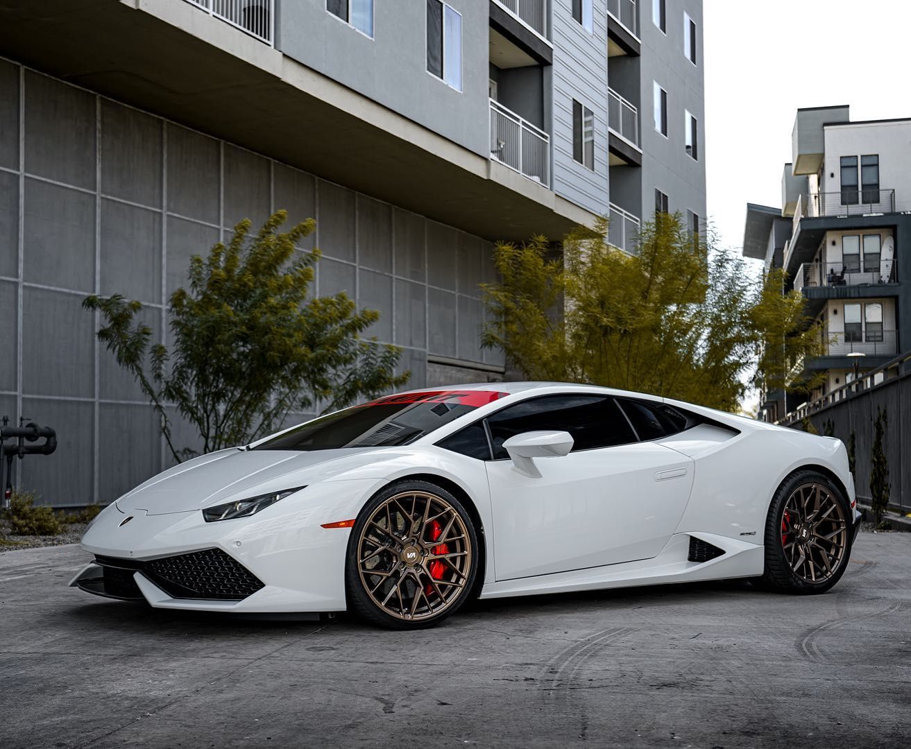 Lamborghini #Huracan lowered on a set of our 20 Satin Bronze #CX2