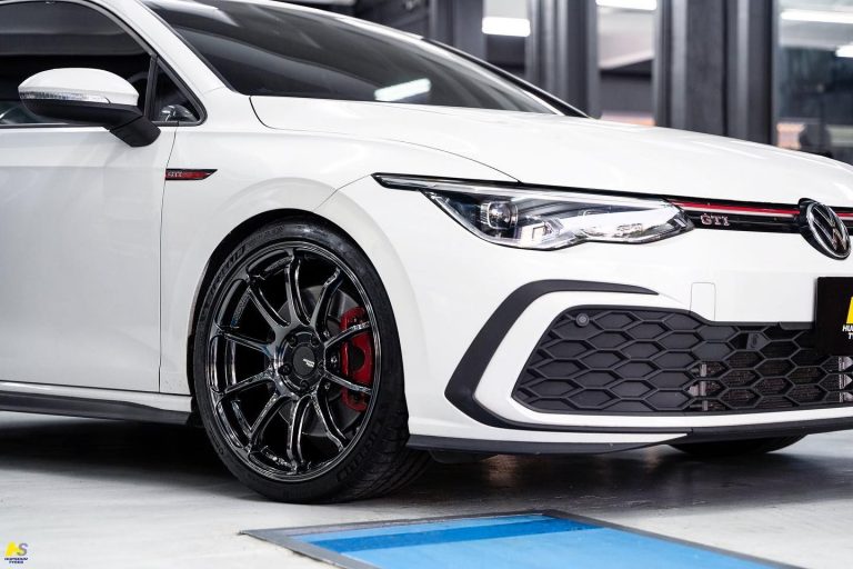 Volkswagen Golf GTI Mk8 White Advan RSIII | Wheel Front