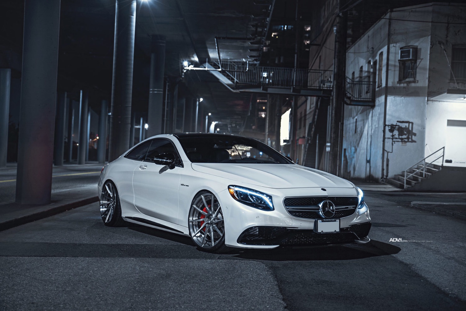 pearl-whitemercedes-benz-s63-amg-s-class-aftermarket-rims-adv1-h