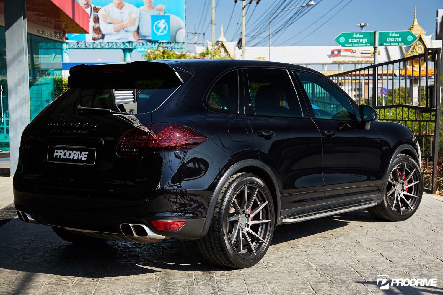 porsche cayenne big wheels