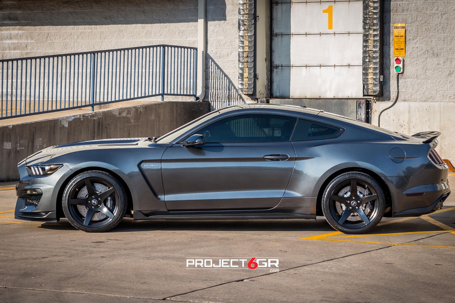 Ford Shelby Mustang GT350 Grey Project 6GR FIVE Wheel | Wheel Front