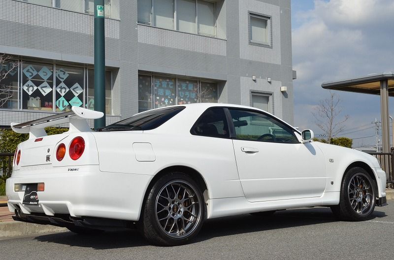 Nissan Skyline R34 GT-R White BBS RG-R | Wheel Front