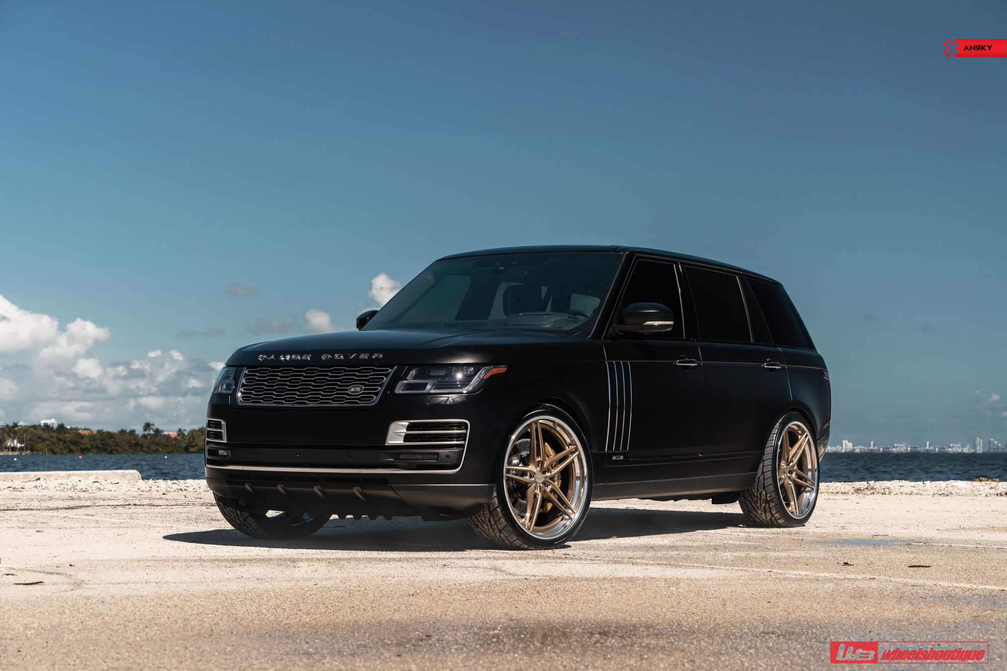 Range Rover LWB Autobiography Black with ANRKY AN37 Aftermarket Wheels
