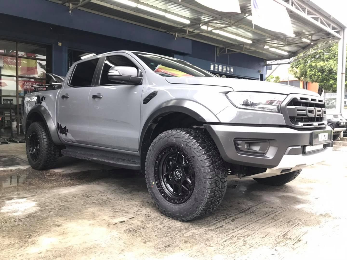 https://wheelfront.com/wp-content/uploads/formidable/8/raptor-ranger-with-black-rhino-kelso-wheels-1.jpg