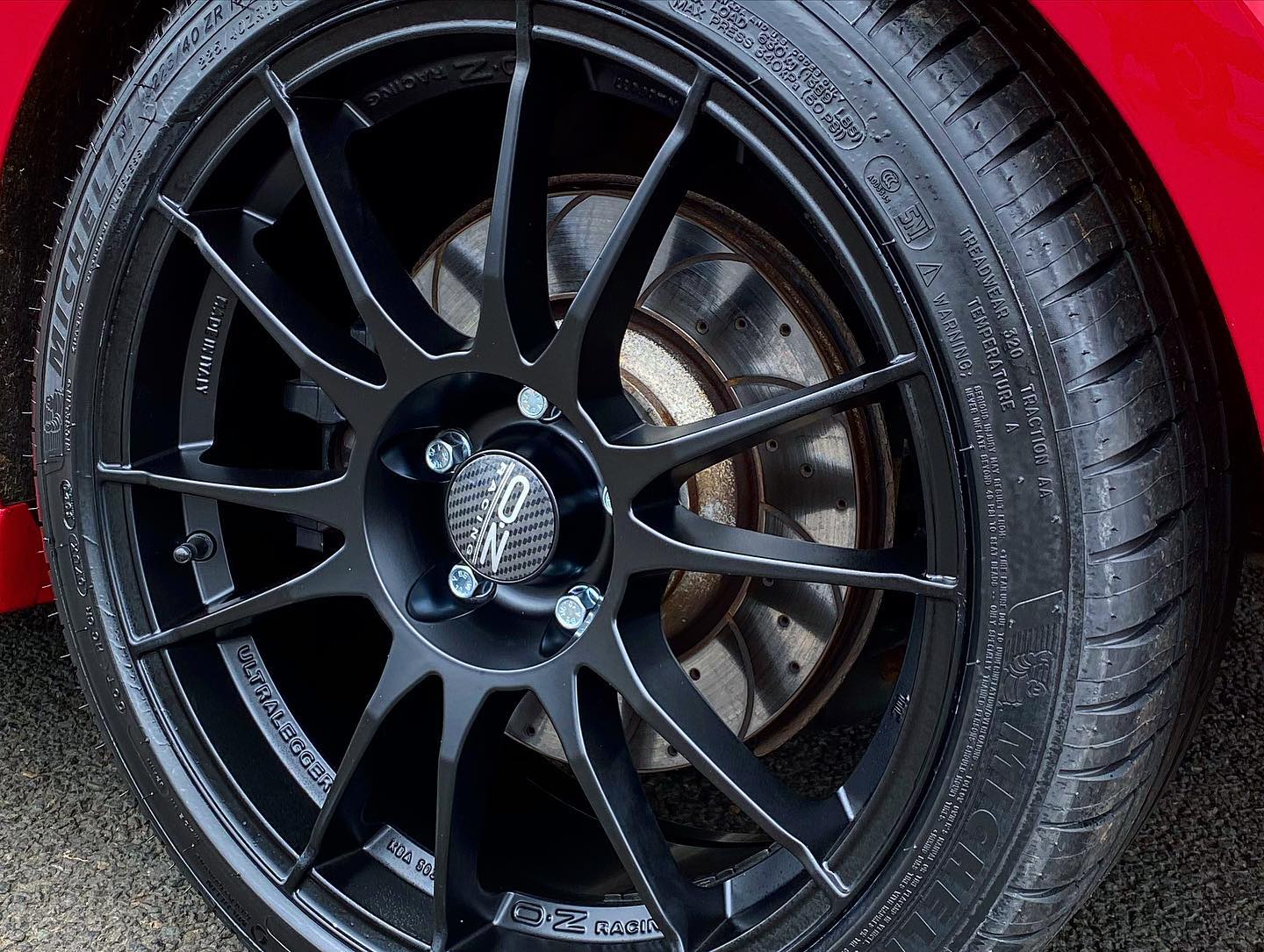 Volkswagen Golf R Mk7 Red OZ Ultraleggera Wheel | Wheel Front
