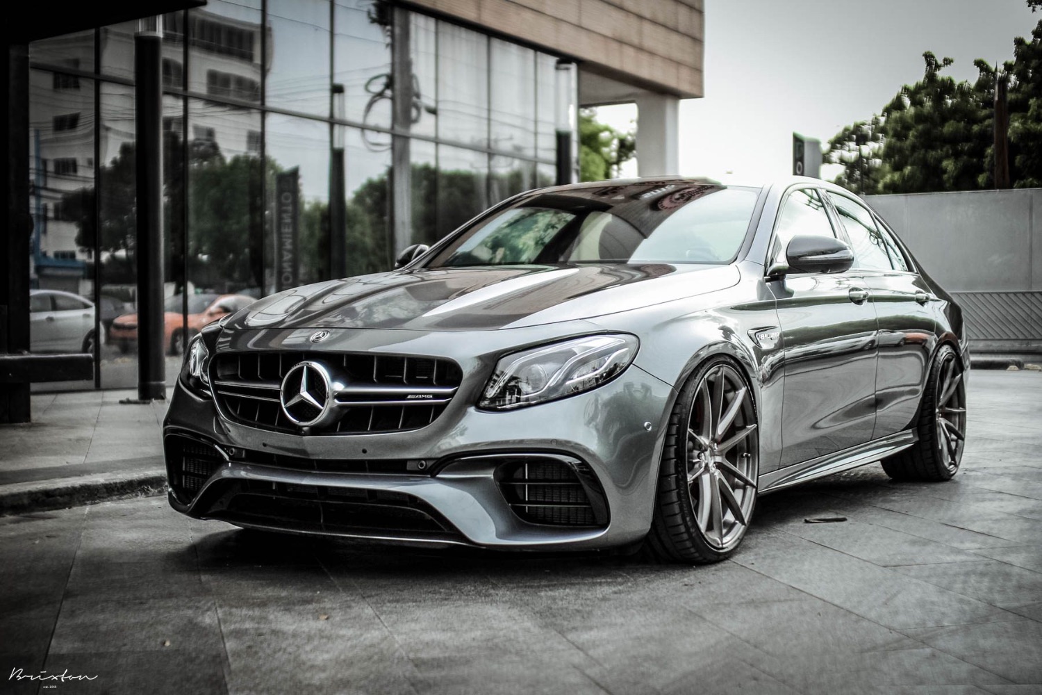 silver-mercedes-e63-amg-brixton-forged-wr3-ultrasport-brushed-double-tint-gloss-clear-1-1800x1200