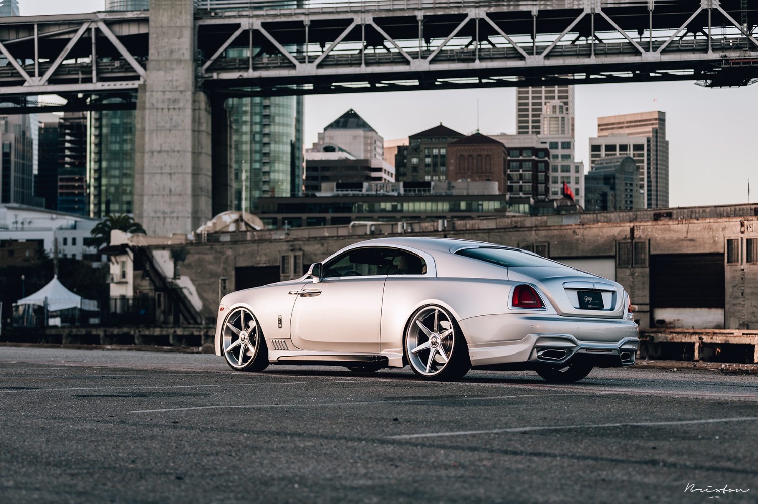 silver-rolls-royce-wraith-brixton-forged-s60-targa-series-forged-wheels-brushed-gloss-013-1800x1198