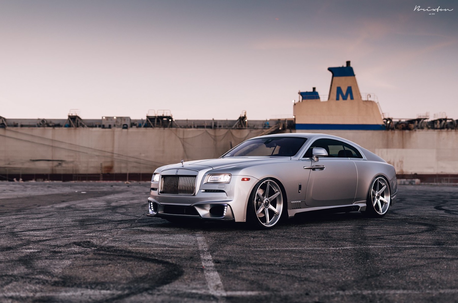 silver-rolls-royce-wraith-brixton-forged-s60-targa-series-forged-wheels-brushed-gloss-04-1800x1191