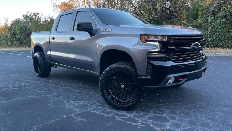 Chevrolet Silverado Grey TIS 547B | Wheel Front