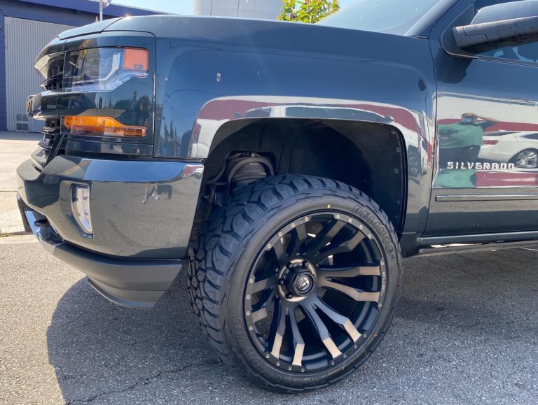 Chevrolet Silverado Grey Fuel Off-Road Blitz D674 Wheel | Wheel Front