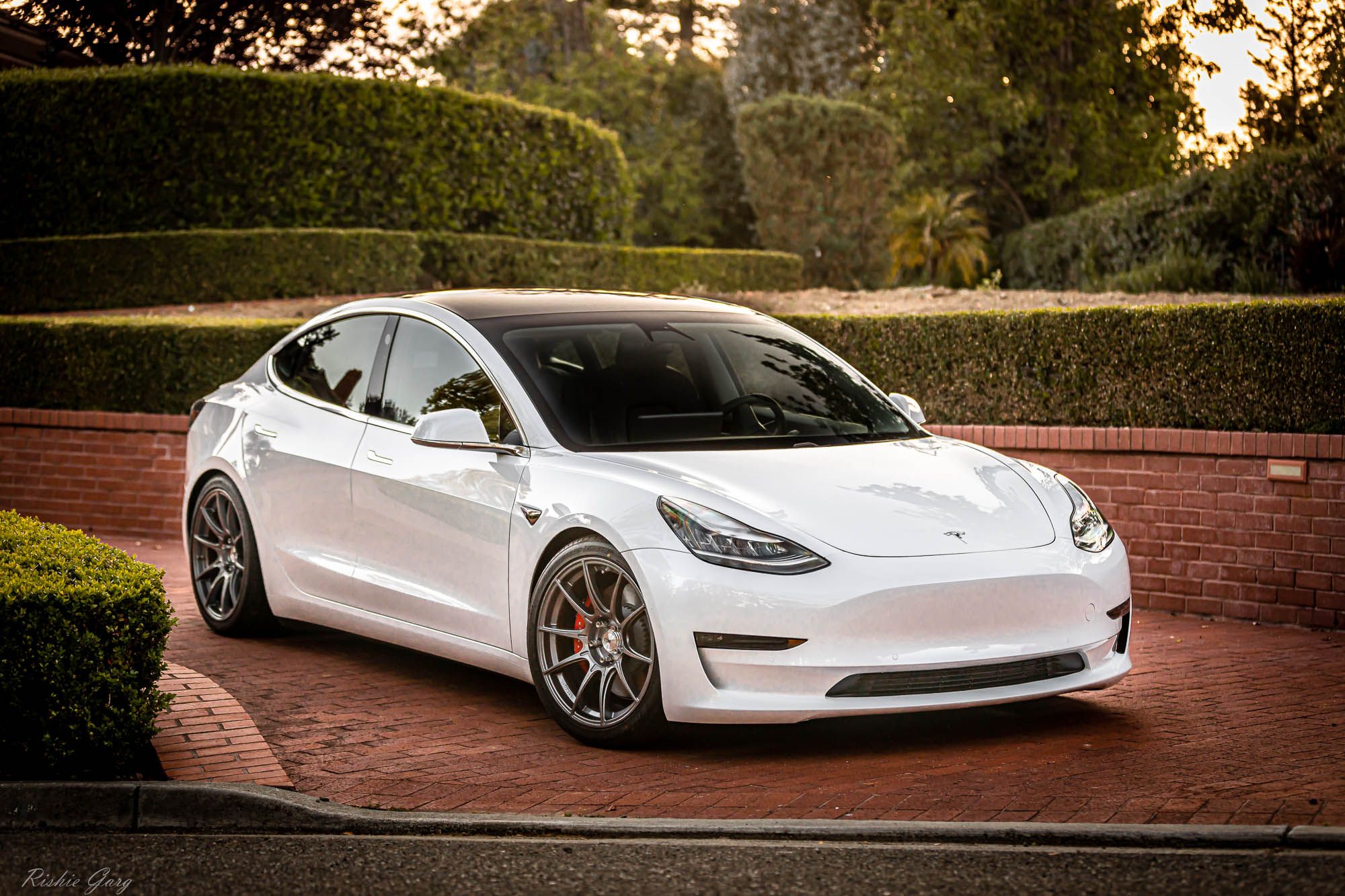 Tesla Model 3 Grey 2024 Elset Horatia