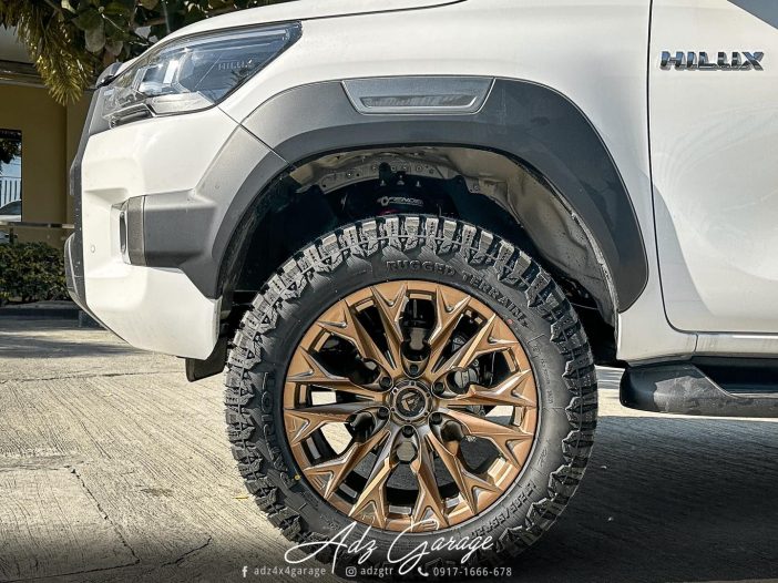 Toyota Hilux White Fuel Off-Road Flame 6 D805 Wheel | Wheel Front