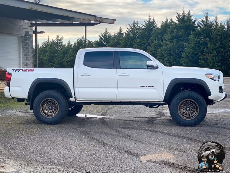 2019 Toyota Tacoma White Fuel Off-Road Nitro 6 D669 | Wheel Front