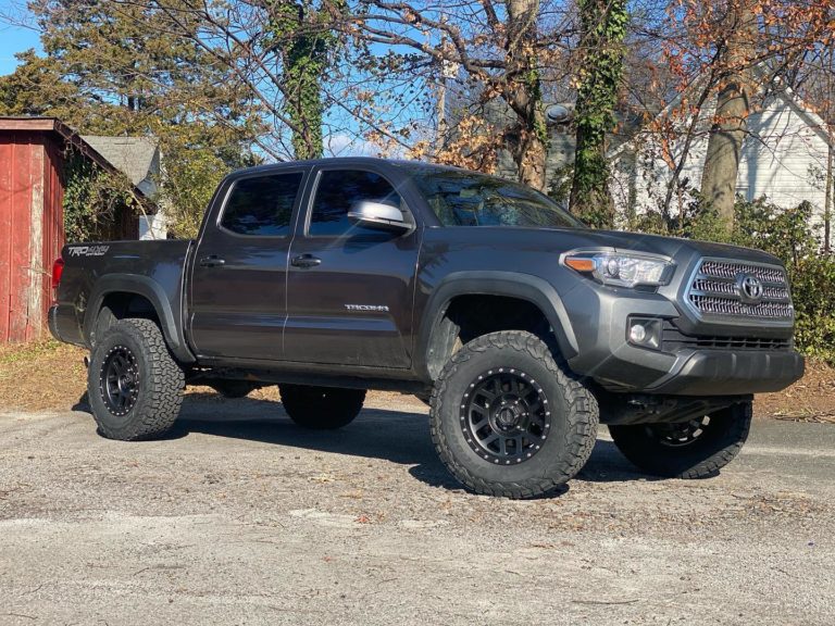 Toyota Tacoma Grey Method 306 Mesh Wheel | Wheel Front