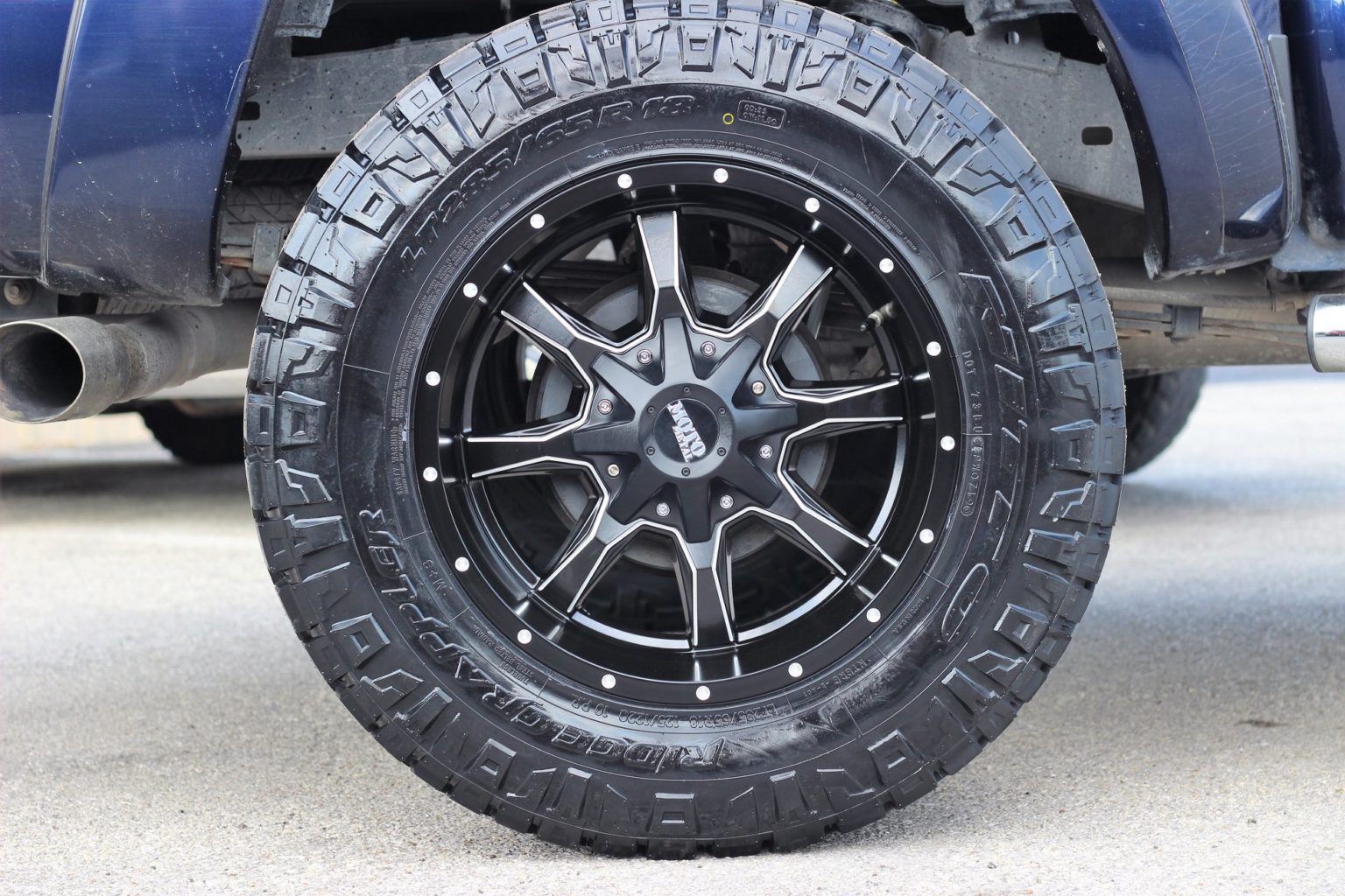 Toyota Tacoma Blue Moto Metal M0970 Wheel | Wheel Front