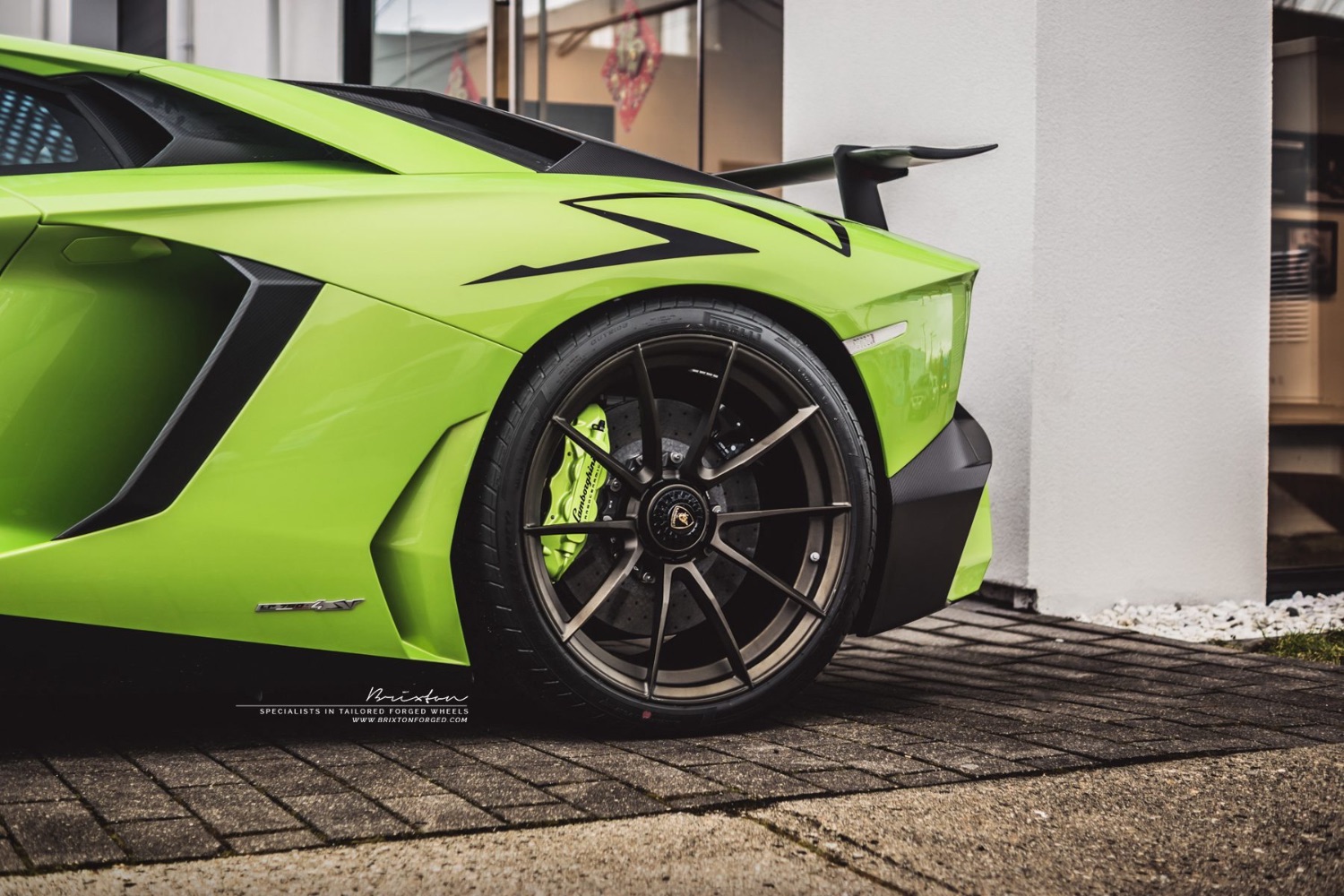verde-scandal-lamborghini-aventador-sv-lp750-4-brixton-forged-wheels-wr3-ultrasport-fine-texture-bronze-13-01-1800x1200