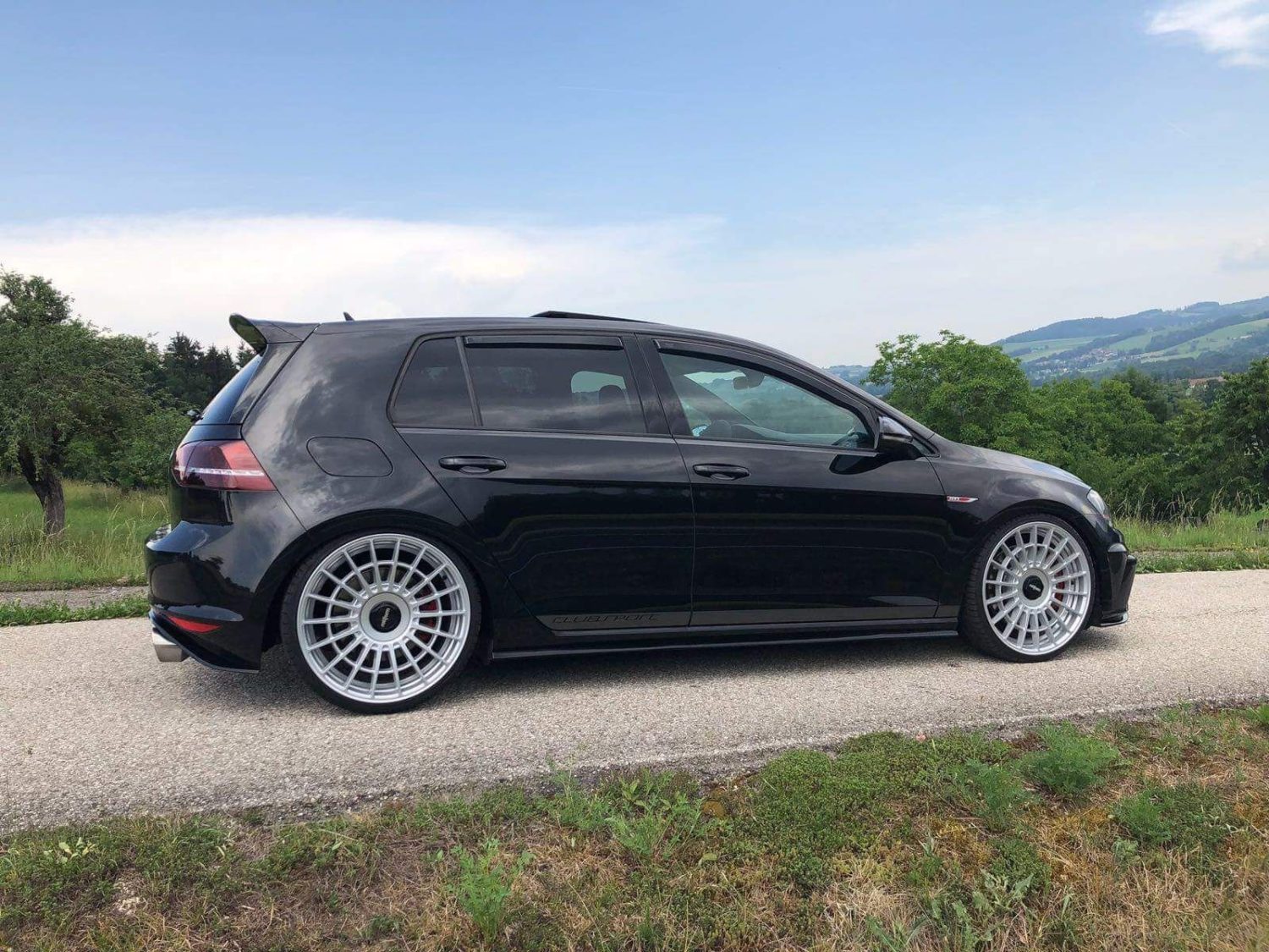 Volkswagen Golf GTI Mk7 Black Rotiform LAS-R Wheel | Wheel Front