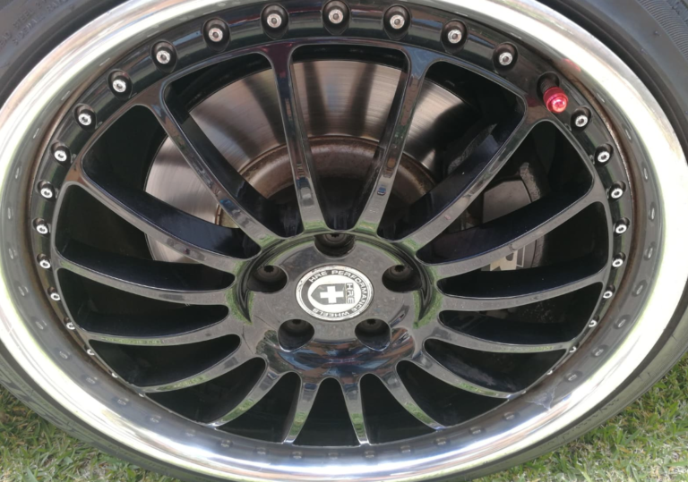 Volkswagen Golf R Mk7 White HRE 549 | Wheel Front
