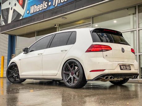 Volkswagen Golf R Mk7 White Vertini Dynasty Wheel | Wheel Front