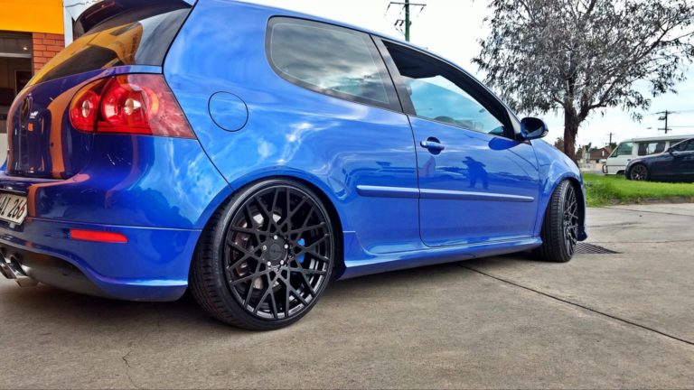 Volkswagen Golf R32 Rotiform BLQ aftermarket wheels