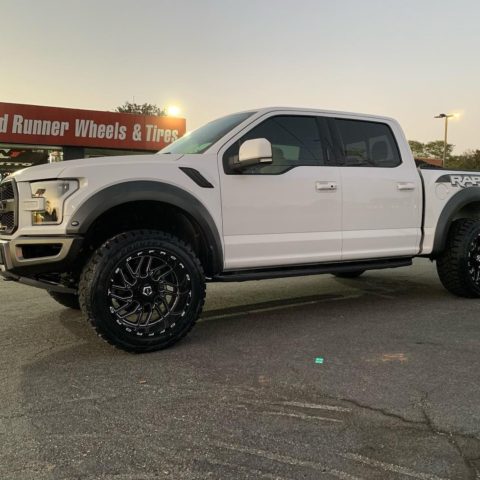 Ford F-150 Raptor White TIS 544BM | Wheel Front