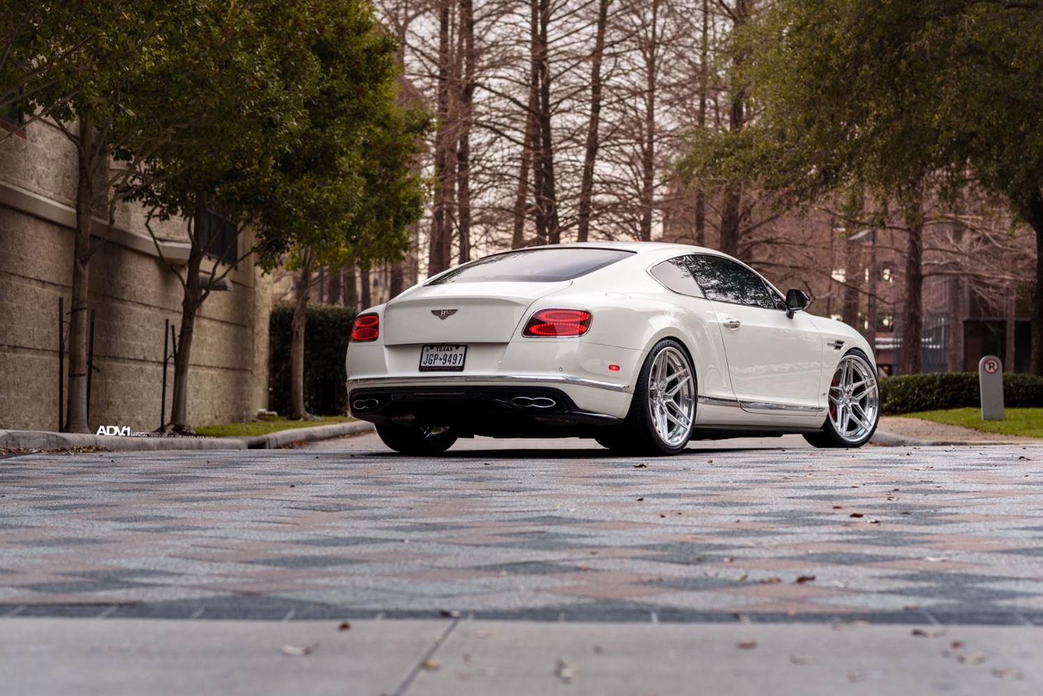 white-bentley-continental-gt-luxury-car-wheels-forged-adv1-advanced-series-chrome-rims-a