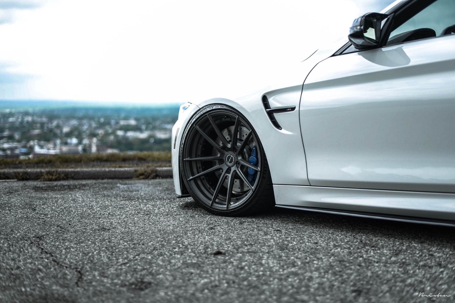 white-bmw-m4-f82-cabriolet-convertible-brixton-forged-m51-duo-series-brushed-smoke-black-concave-wheels-3-1-1800x1202