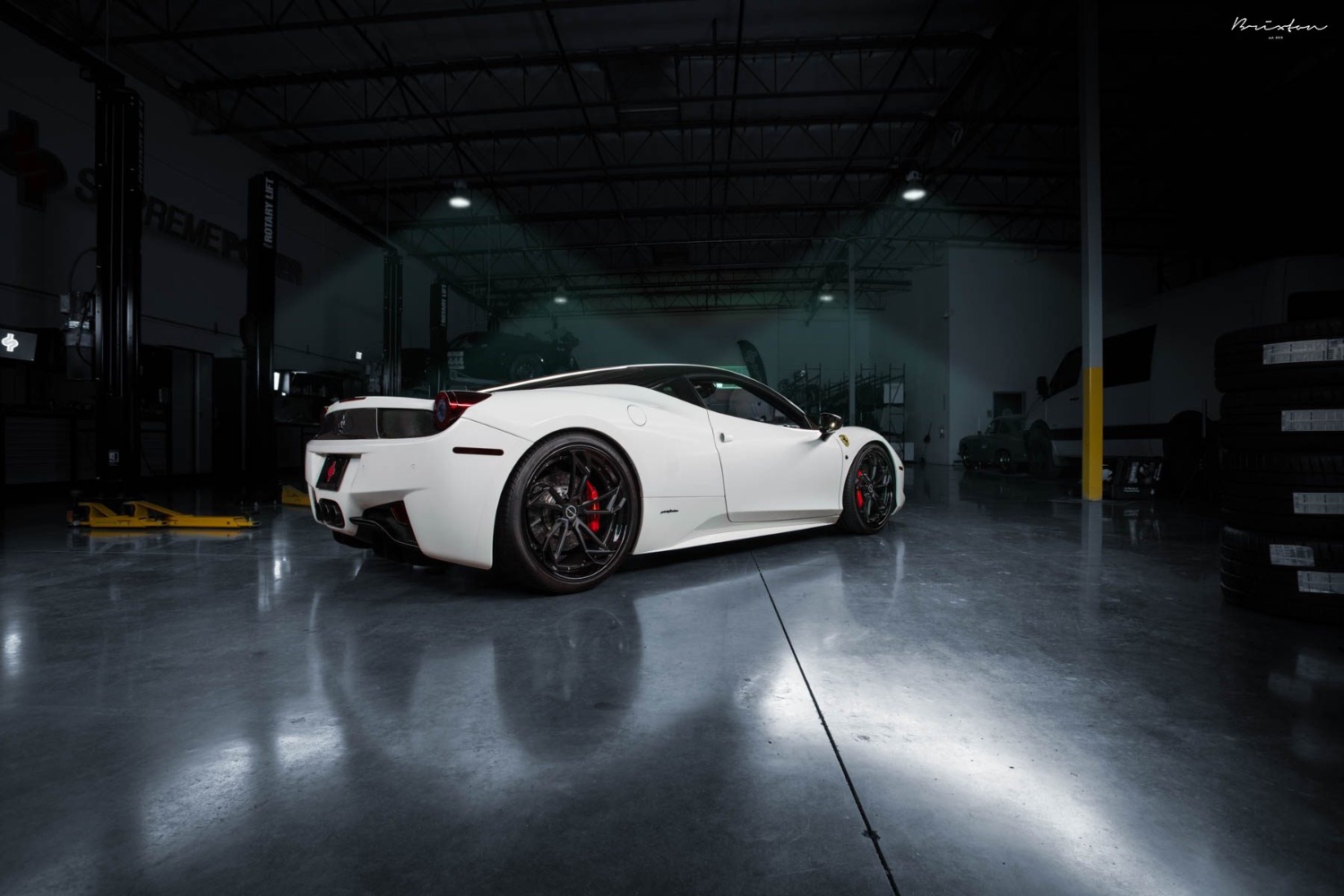 white-ferrari-458-brixton-forged-pf1-white-mclaren-650s-brixton-forged-m53-satin-black-21-1800x1201