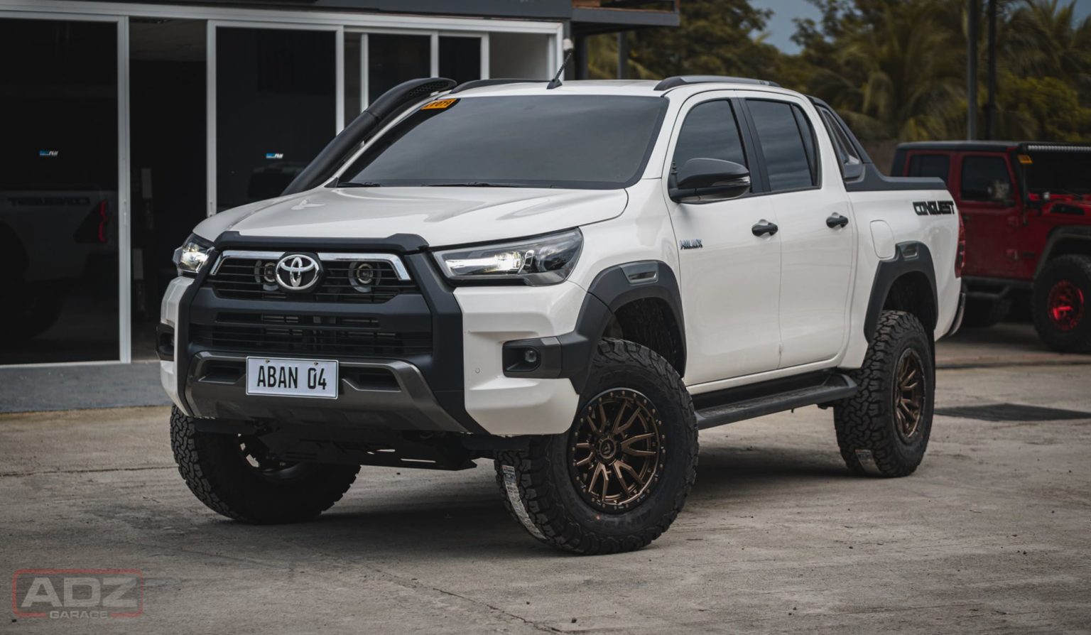 Toyota Hilux White Fuel Off-Road Rebel 6 D681 Wheel | Wheel Front