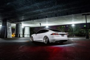 white-tesla-model-s-gunmetal-wheels-forged-super-light-adv1-c
