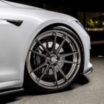 white-tesla-model-s-gunmetal-wheels-forged-super-light-adv1-d